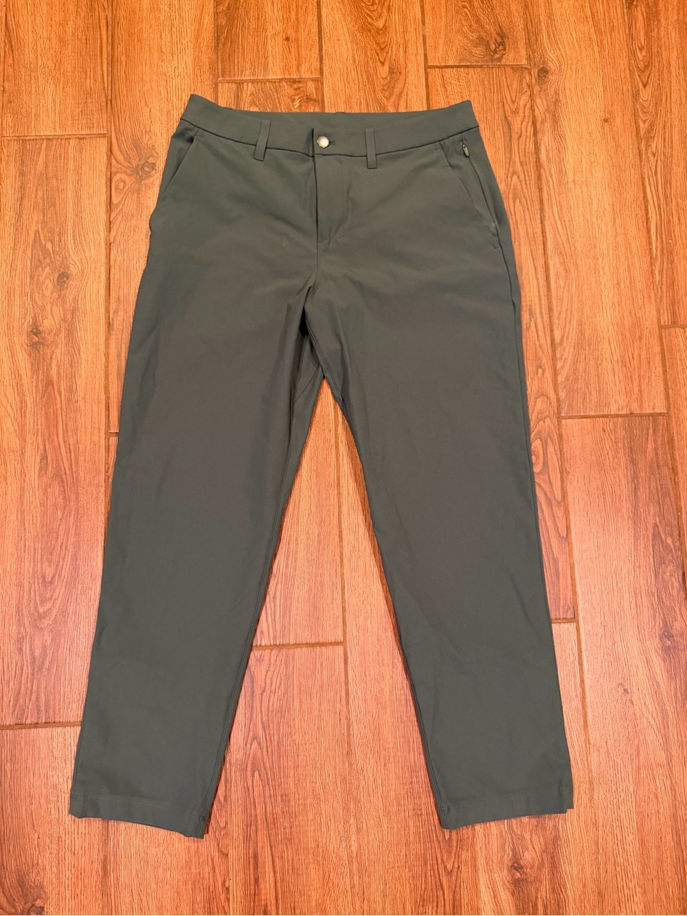 lululemon athletica Men's Chinos in Deep Olive 32x30